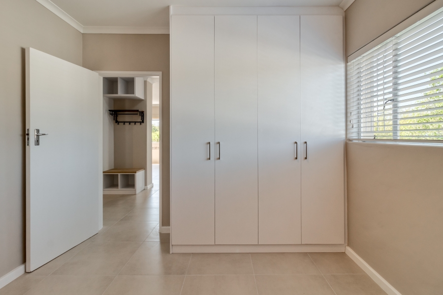 To Let 2 Bedroom Property for Rent in Lionviham Western Cape